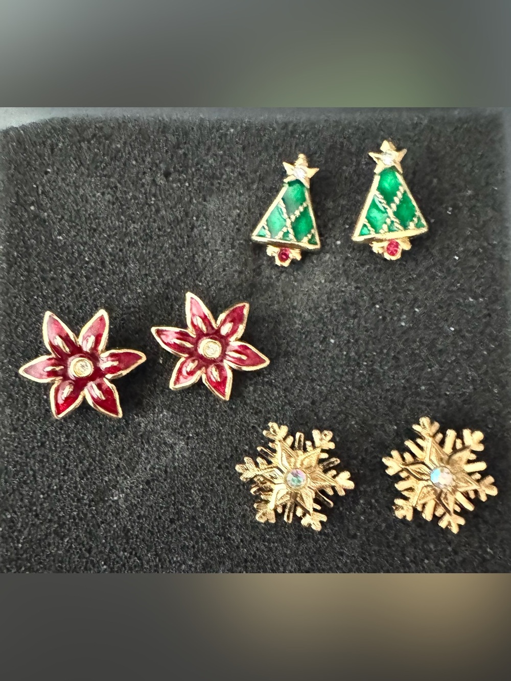 Avon Holiday Stud Earrings Trio - Green, Red & Gold